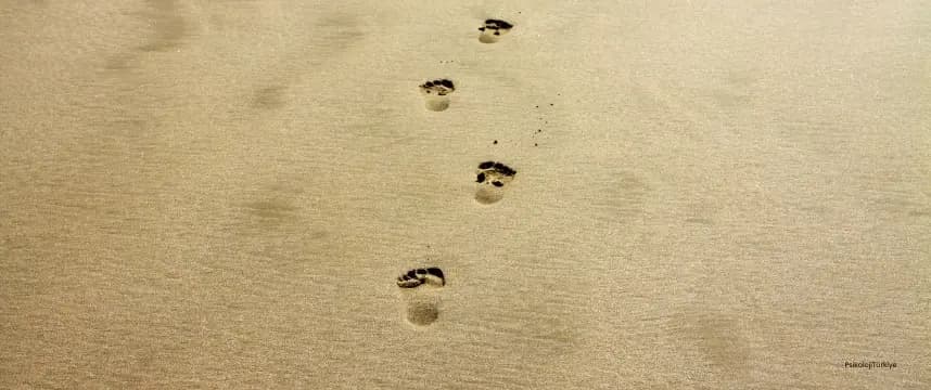 İlişkilerde Kaçıngan Bağlanma