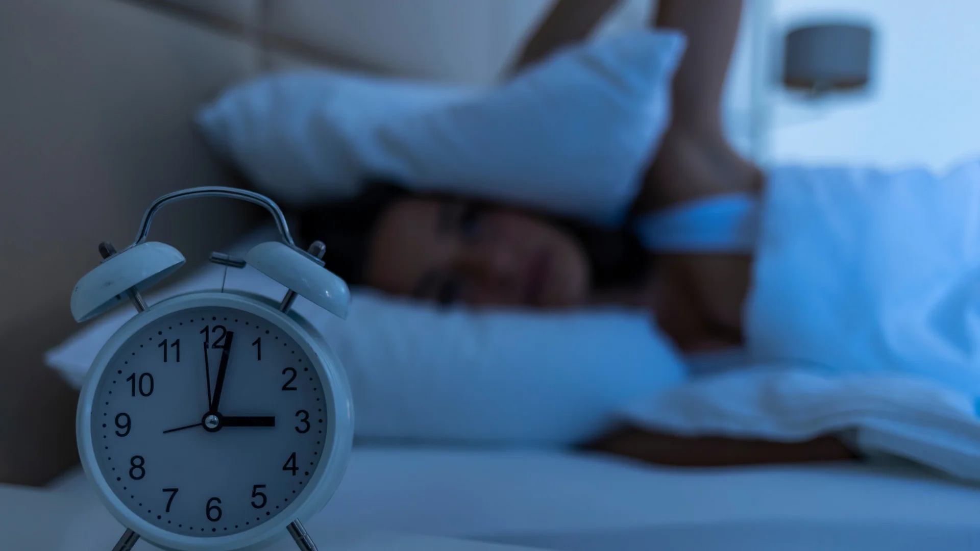 İnsomnia Nedir? Uykusuzluğun Belirtileri, Nedenleri ve Çözüm Yolları